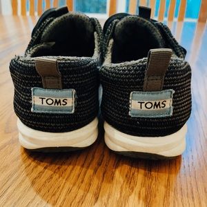 TOMS Sneakers!
